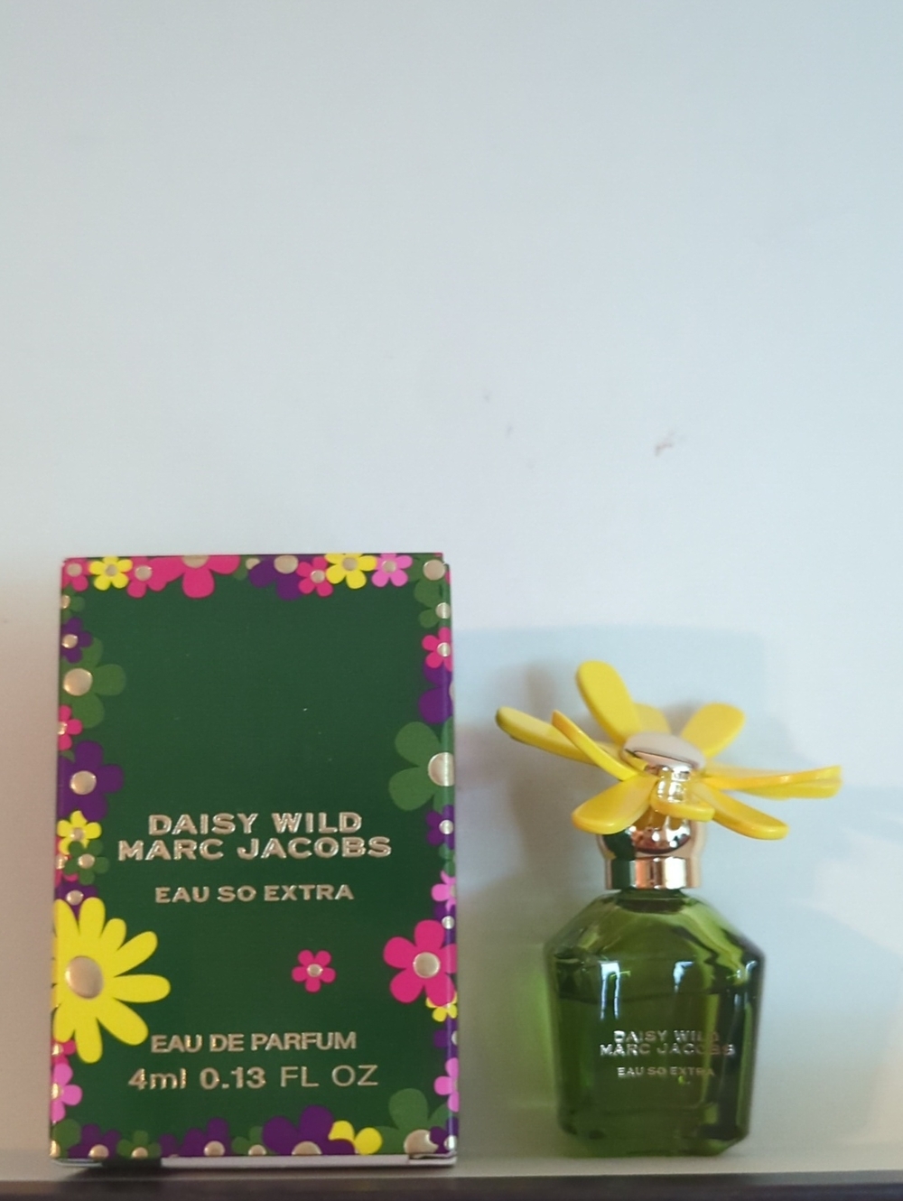 NWOT Marc Jacobs Daisy Wild Mini